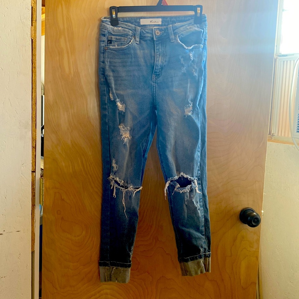 Woman’s Kancan distressed cuffed jeans size 3